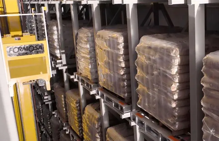 Automated storage and retrieval system for molds and finished goods